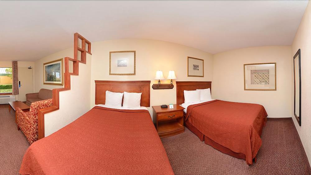 Rodeway Inn & Suites South Of Fiesta Park San Antonio Dış mekan fotoğraf