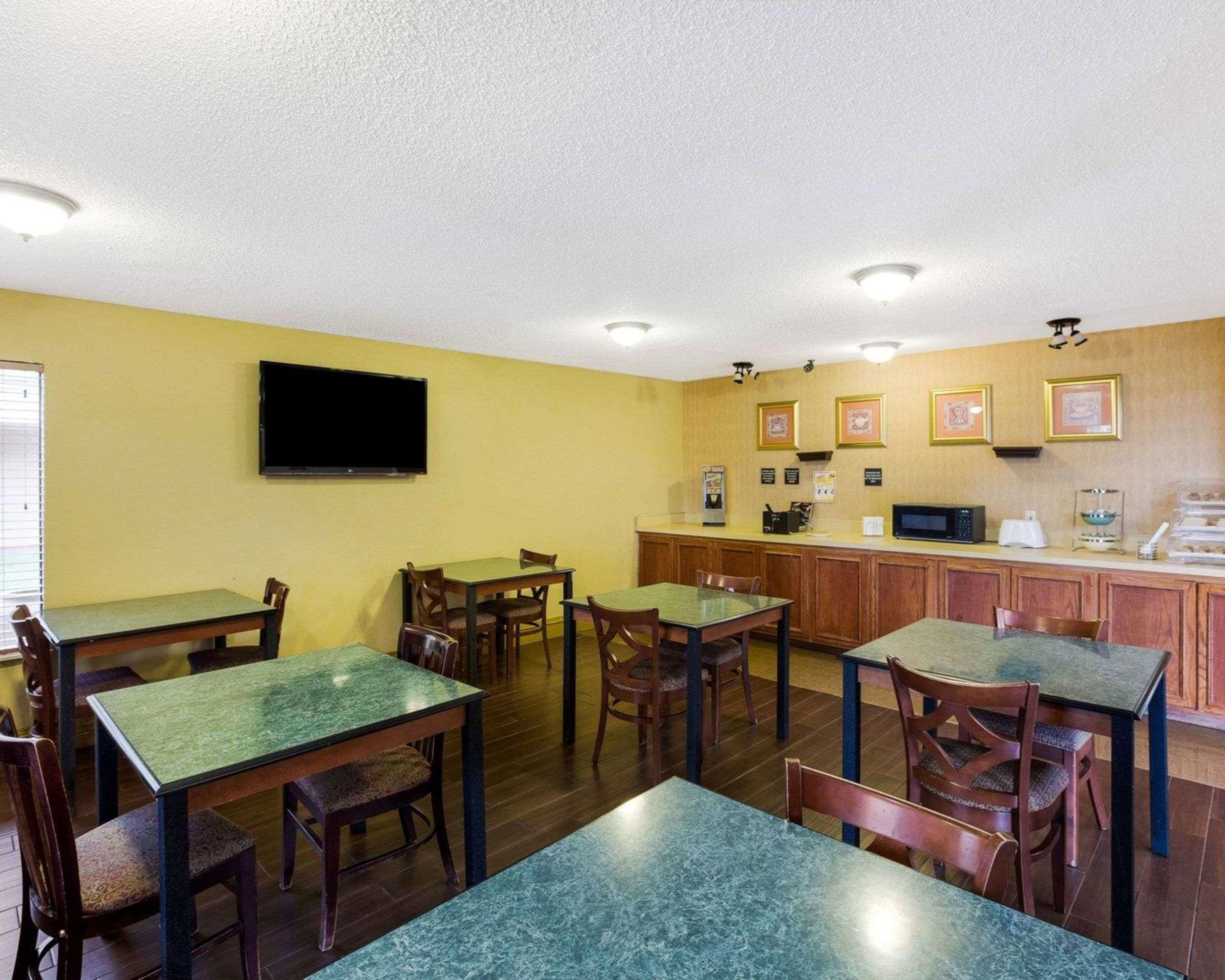 Rodeway Inn & Suites South Of Fiesta Park San Antonio Dış mekan fotoğraf