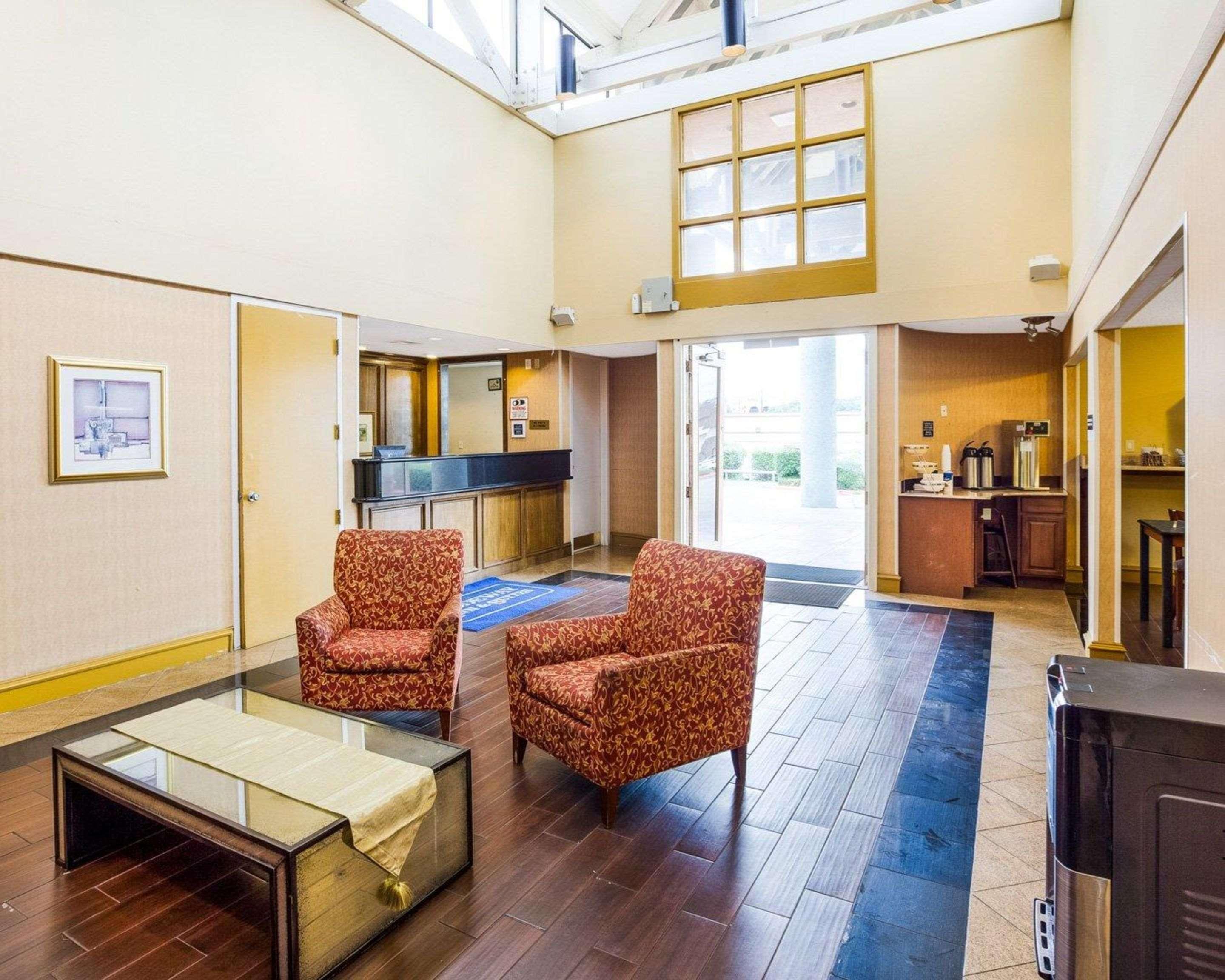 Rodeway Inn & Suites South Of Fiesta Park San Antonio Dış mekan fotoğraf