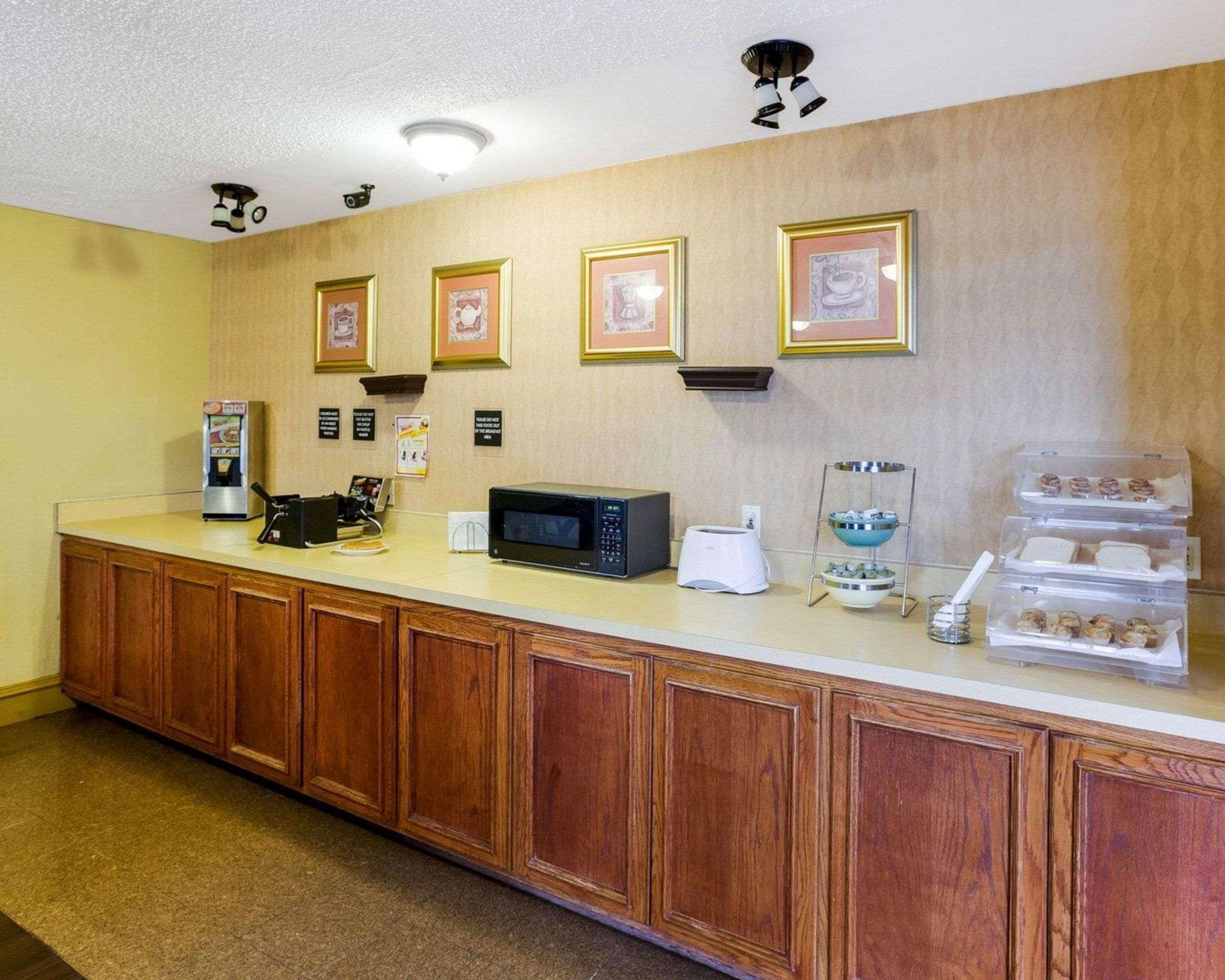 Rodeway Inn & Suites South Of Fiesta Park San Antonio Dış mekan fotoğraf
