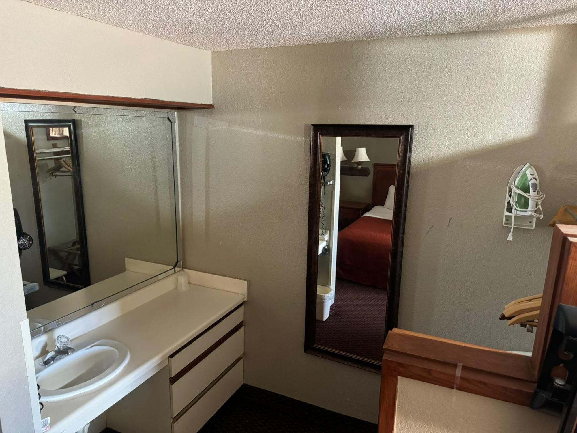 Rodeway Inn & Suites South Of Fiesta Park San Antonio Dış mekan fotoğraf