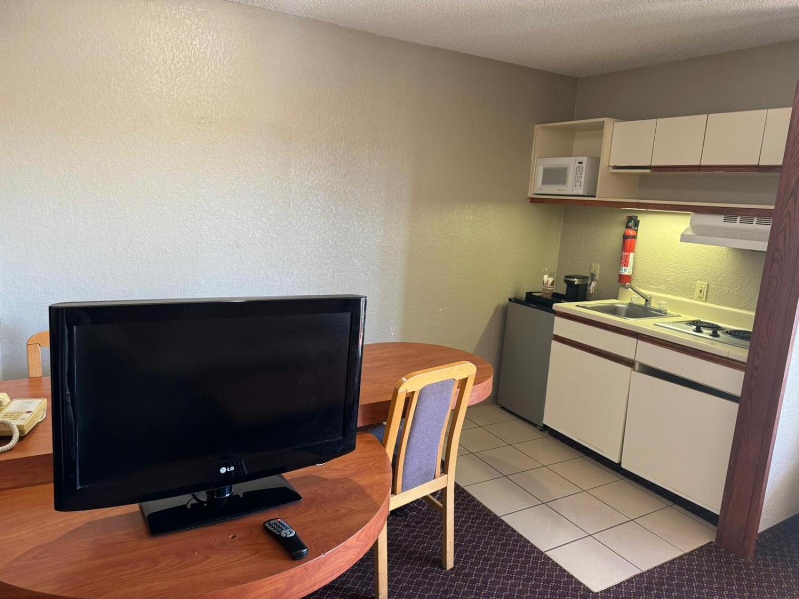Rodeway Inn & Suites South Of Fiesta Park San Antonio Dış mekan fotoğraf